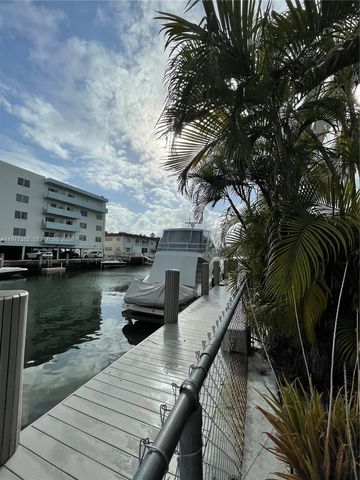 3868 NE 169th St 104, North Miami Beach, FL 33160