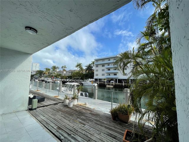 3868 NE 169th St 104, North Miami Beach, FL 33160