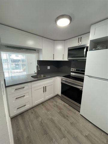 3868 NE 169th St 104, North Miami Beach, FL 33160