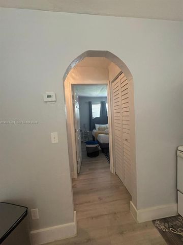 201 Columbus Parkway A, Hollywood, FL 33021