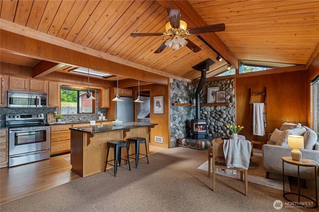 4694 Panther Lake Road W, Bremerton, WA 98312