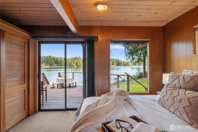 4694 Panther Lake Road W, Bremerton, WA 98312