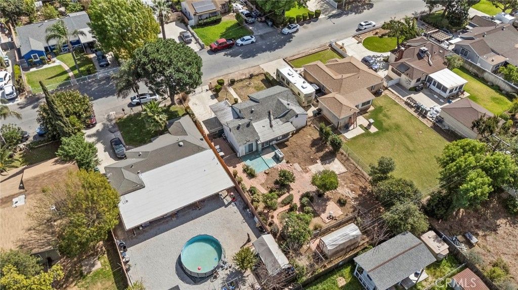 Image 32 of property listing at 856 Via Bernardo, Corona, CA 92882