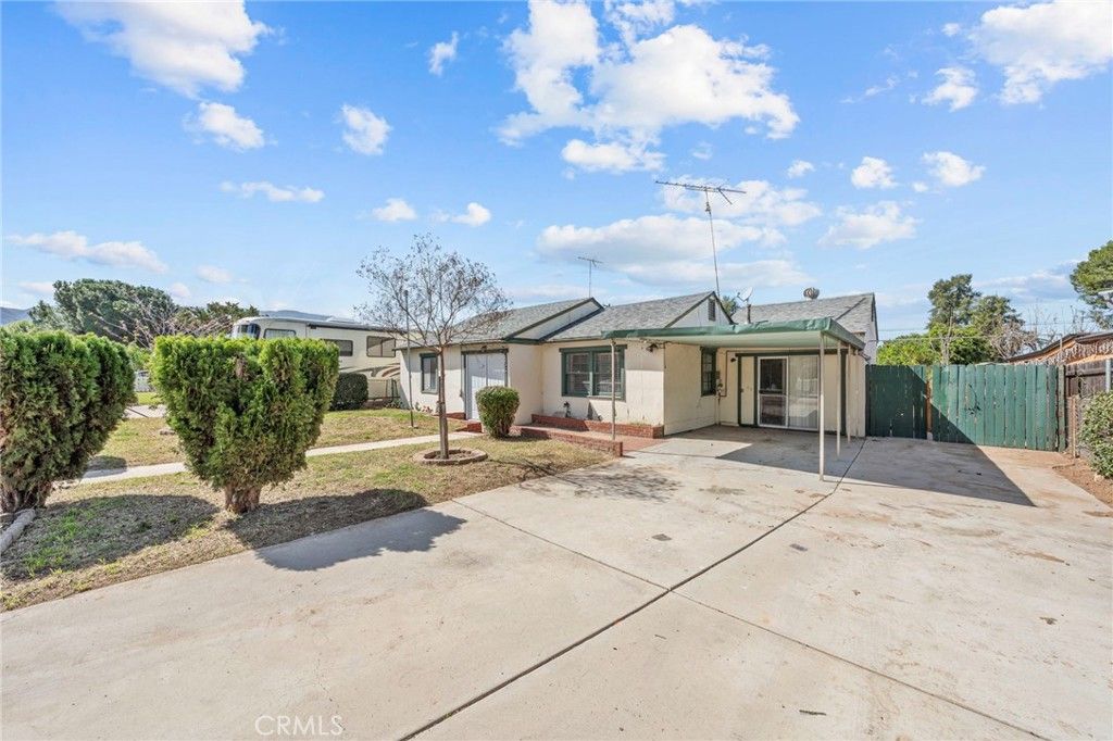 Image 4 of property listing at 856 Via Bernardo, Corona, CA 92882