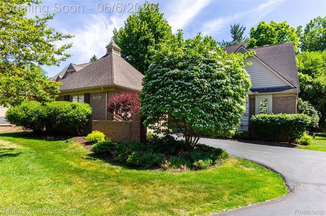 29401 Windmill Court, Farmington Hills, MI 48334