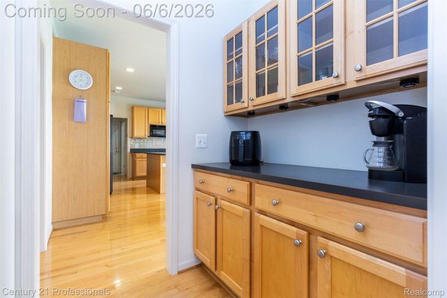 29401 Windmill Court, Farmington Hills, MI 48334