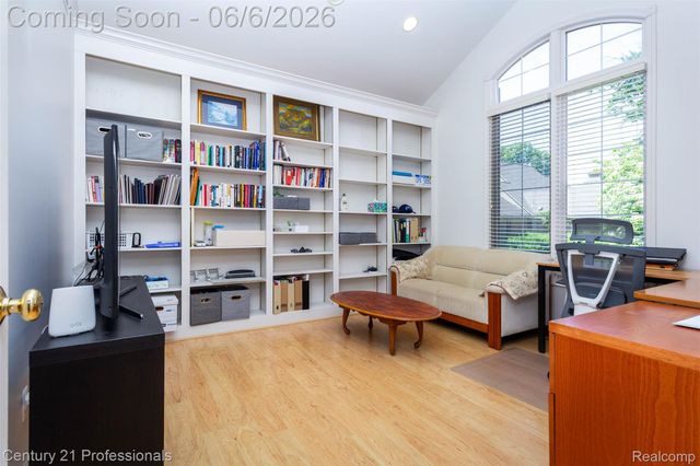 29401 Windmill Court, Farmington Hills, MI 48334