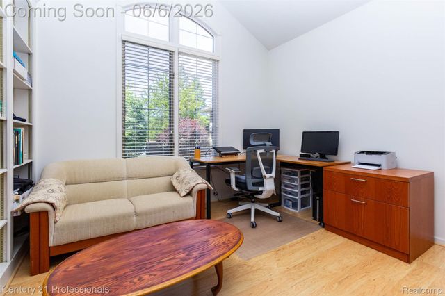 29401 Windmill Court, Farmington Hills, MI 48334