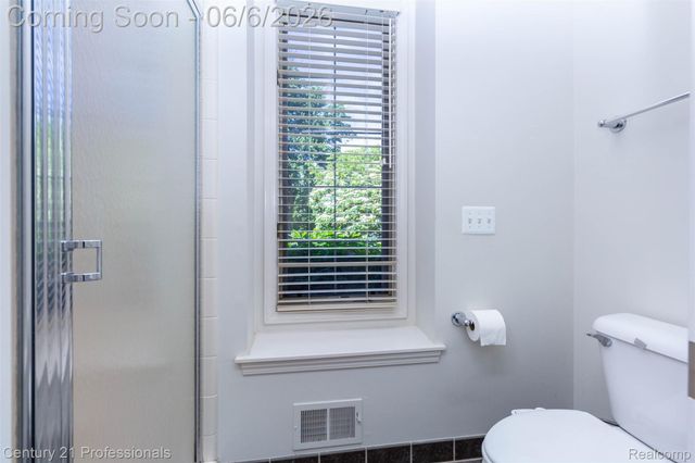 29401 Windmill Court, Farmington Hills, MI 48334