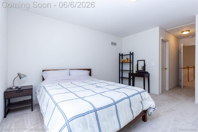 29401 Windmill Court, Farmington Hills, MI 48334