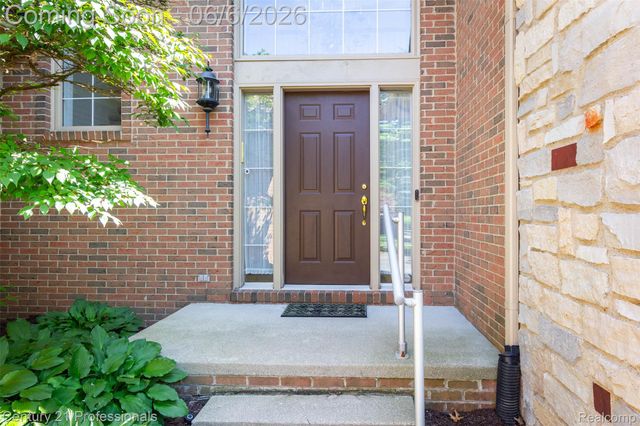 29401 Windmill Court, Farmington Hills, MI 48334