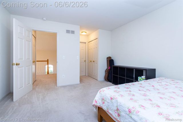 29401 Windmill Court, Farmington Hills, MI 48334