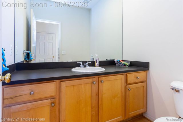 29401 Windmill Court, Farmington Hills, MI 48334