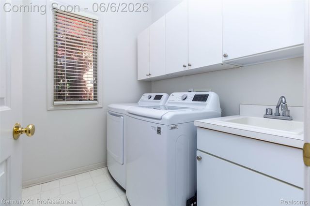 29401 Windmill Court, Farmington Hills, MI 48334