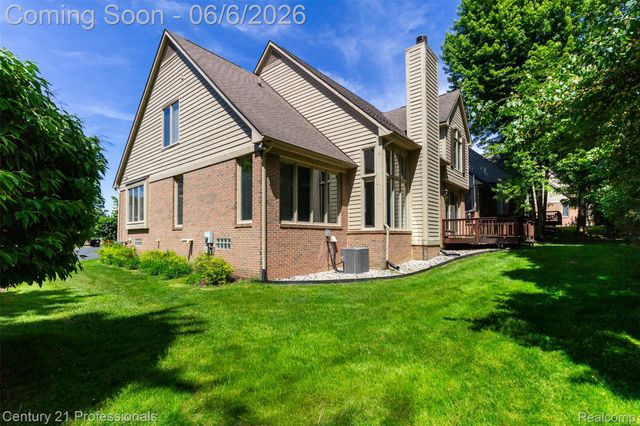 29401 Windmill Court, Farmington Hills, MI 48334