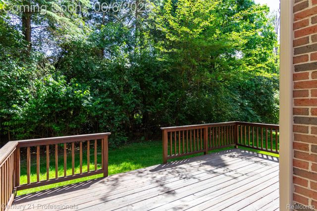 29401 Windmill Court, Farmington Hills, MI 48334