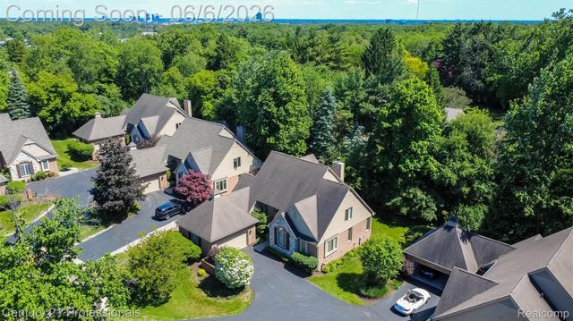 29401 Windmill Court, Farmington Hills, MI 48334