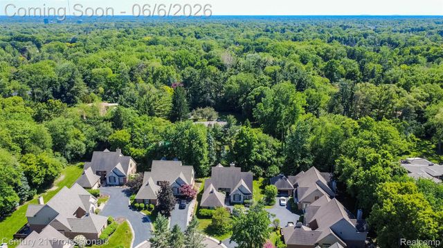 29401 Windmill Court, Farmington Hills, MI 48334