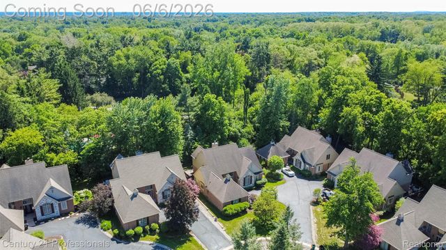29401 Windmill Court, Farmington Hills, MI 48334