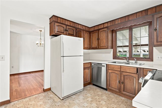 31 Monica Drive, Cumberland, RI 02864
