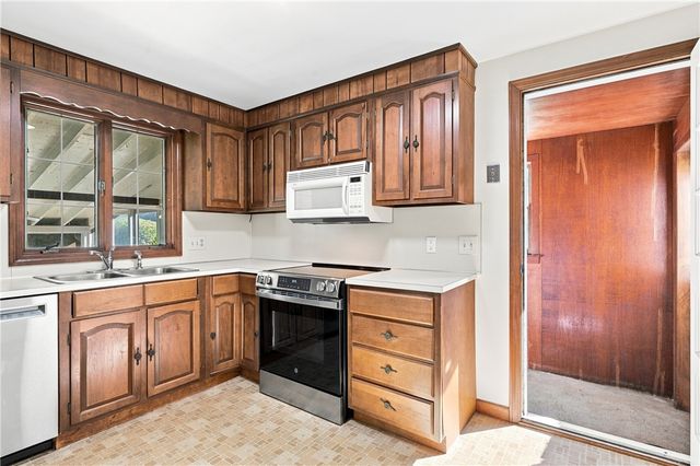 31 Monica Drive, Cumberland, RI 02864