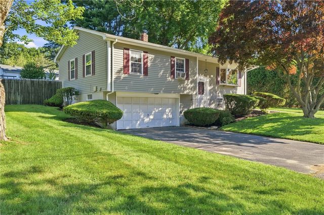 31 Monica Drive, Cumberland, RI 02864