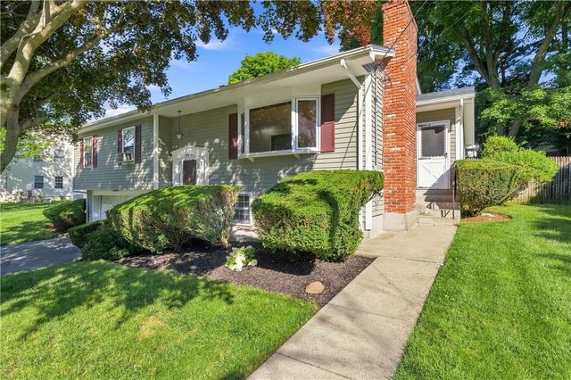 31 Monica Drive, Cumberland, RI 02864