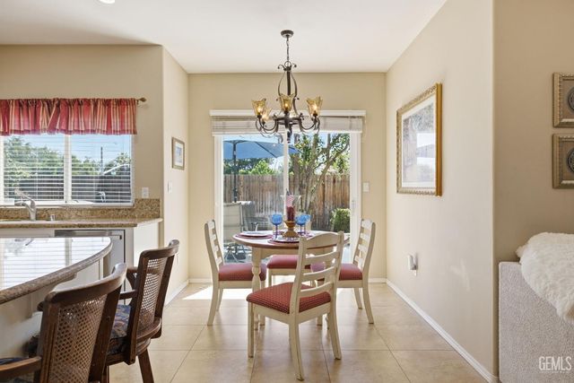 412 Lewisham Street, Bakersfield, CA 93311