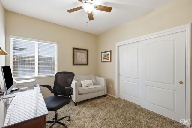 412 Lewisham Street, Bakersfield, CA 93311