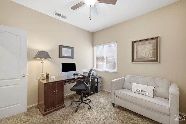 412 Lewisham Street, Bakersfield, CA 93311