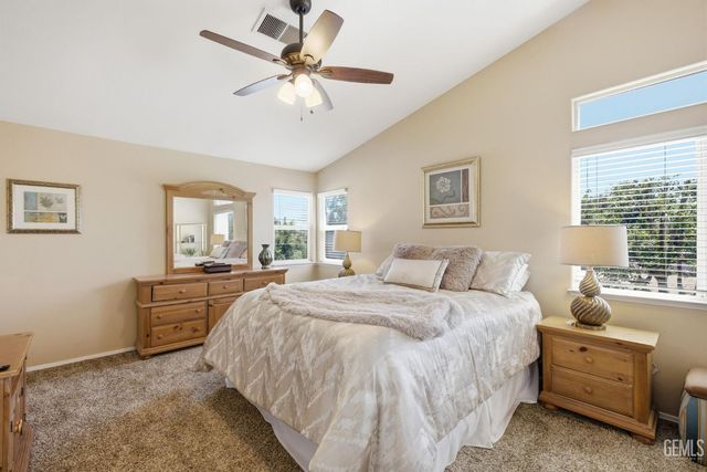 412 Lewisham Street, Bakersfield, CA 93311