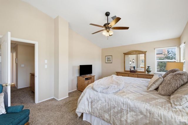 412 Lewisham Street, Bakersfield, CA 93311