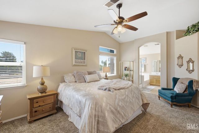 412 Lewisham Street, Bakersfield, CA 93311