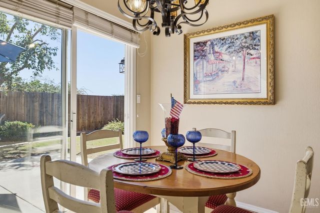 412 Lewisham Street, Bakersfield, CA 93311