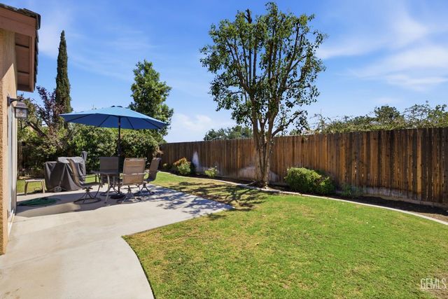 412 Lewisham Street, Bakersfield, CA 93311