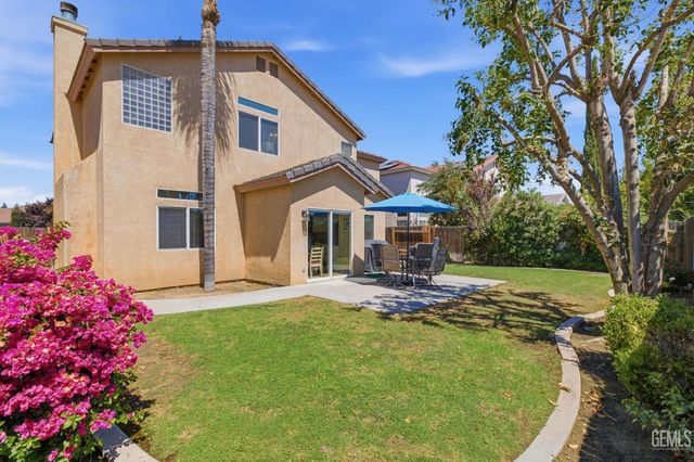 412 Lewisham Street, Bakersfield, CA 93311