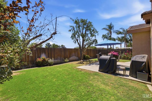 412 Lewisham Street, Bakersfield, CA 93311