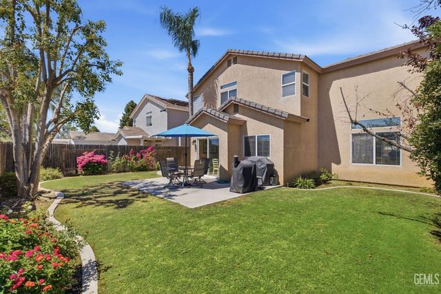 412 Lewisham Street, Bakersfield, CA 93311