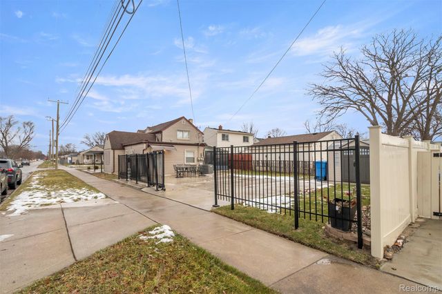 4221 Campbell Street, Dearborn Heights, MI 48125