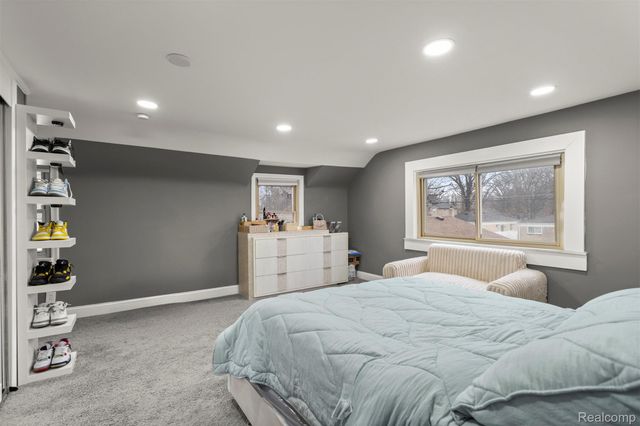 4221 Campbell Street, Dearborn Heights, MI 48125