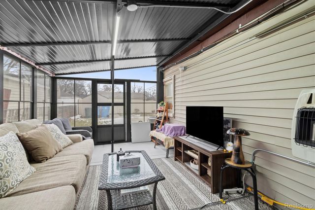 4221 Campbell Street, Dearborn Heights, MI 48125