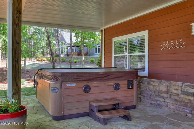127 Laurens Drive, Mc Cormick, SC 29835