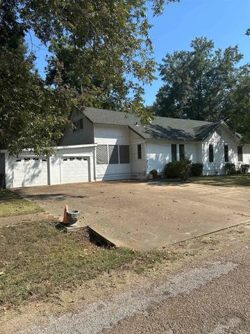 702 E Cleburne Avenue, West Helena, AR 72390