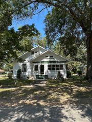 702 E Cleburne Avenue, West Helena, AR 72390