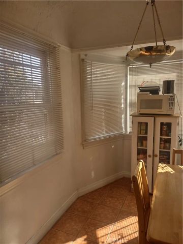 1449 W 81st Street, Los Angeles, CA 90047