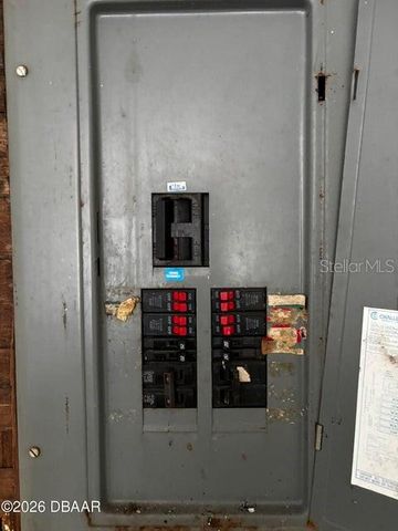 227 W VOORHIS AVENUE, Deland, FL 32720