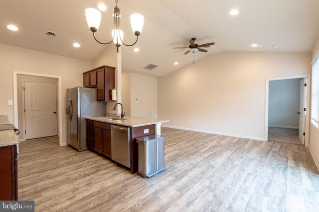 813 S CHURCH ST, Waynesboro, PA 17268