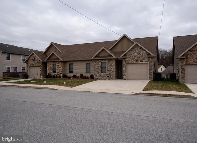 813 S CHURCH ST, Waynesboro, PA 17268