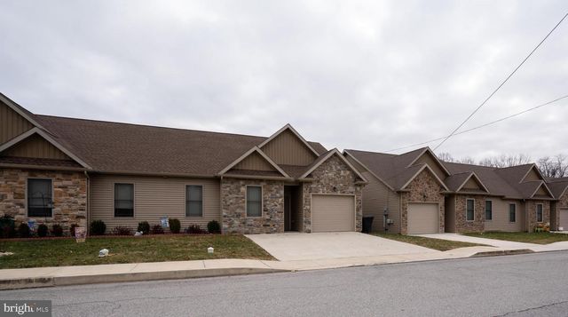 813 S CHURCH ST, Waynesboro, PA 17268