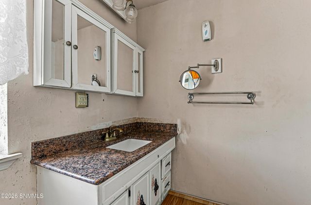 613 San Ysidro Road, Las Cruces, NM 88007